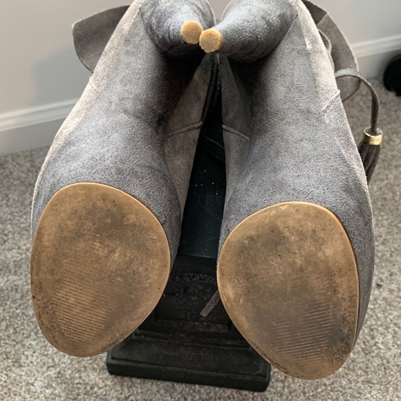 Colin Stuart booties in great condition . Grey suede - Picture 4 of 4